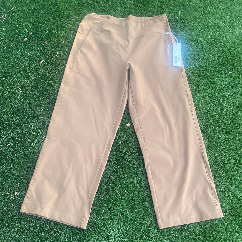 NWT Kiragrace "Traveler Ankle Pants"  - size Large